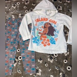 MOANA MATCHING SET LIKE NEW SIZE 6